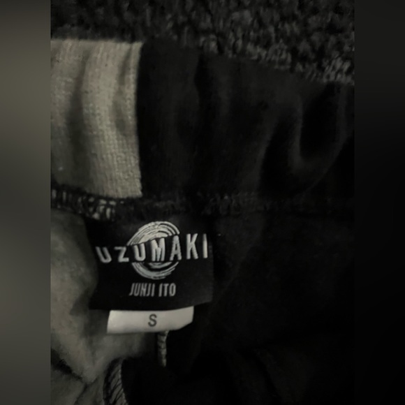 Uzumaki sweats size s (tub#7) - Picture 3 of 4
